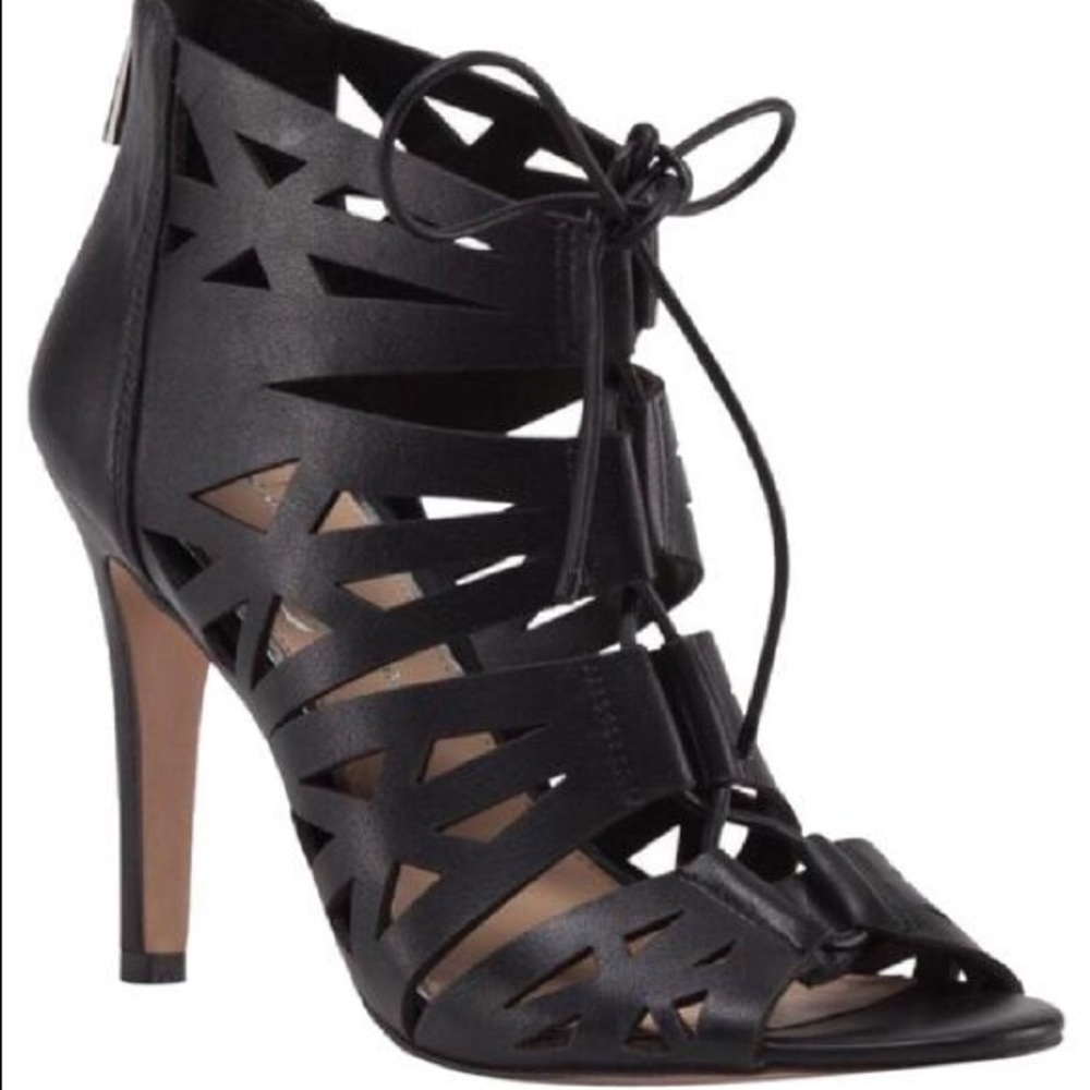 Jessica Simpson Emelia laser cut peep toe heels